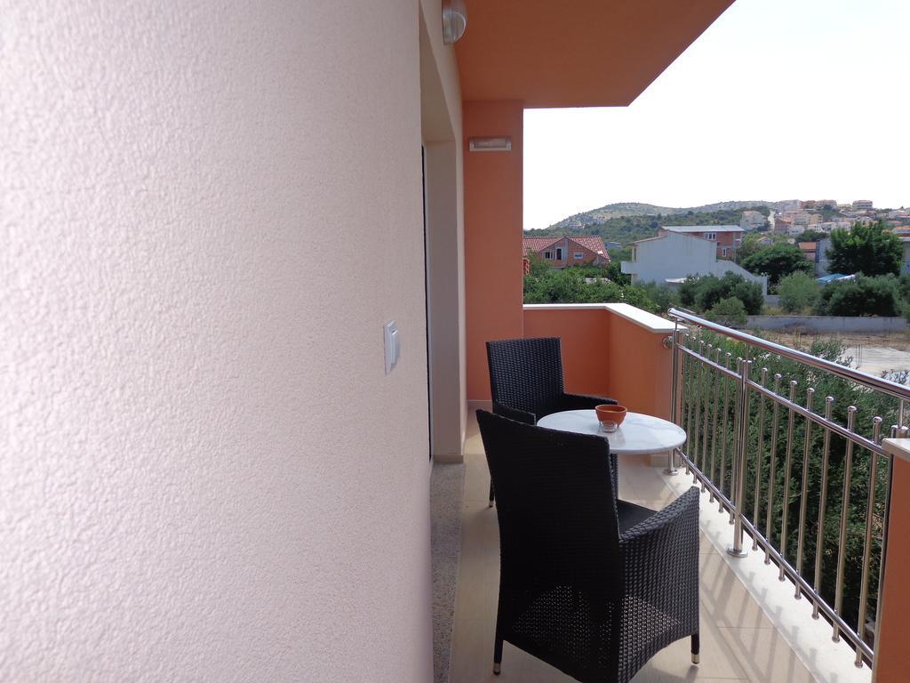 Villa Palas Apartments Rogoznica  Exterior photo