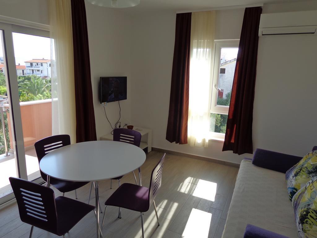 Villa Palas Apartments Rogoznica  Exterior photo